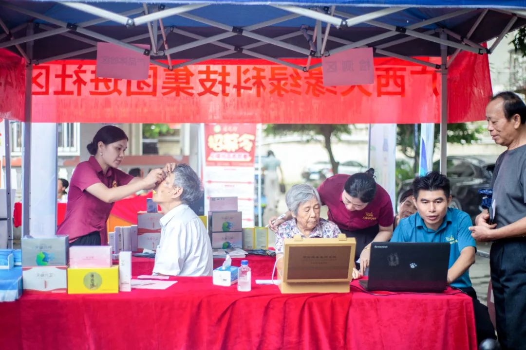 廣西電視臺鏡頭下的健康守護(hù)：天緣綠健康科普進(jìn)社區(qū)，三伏惠民暖人心